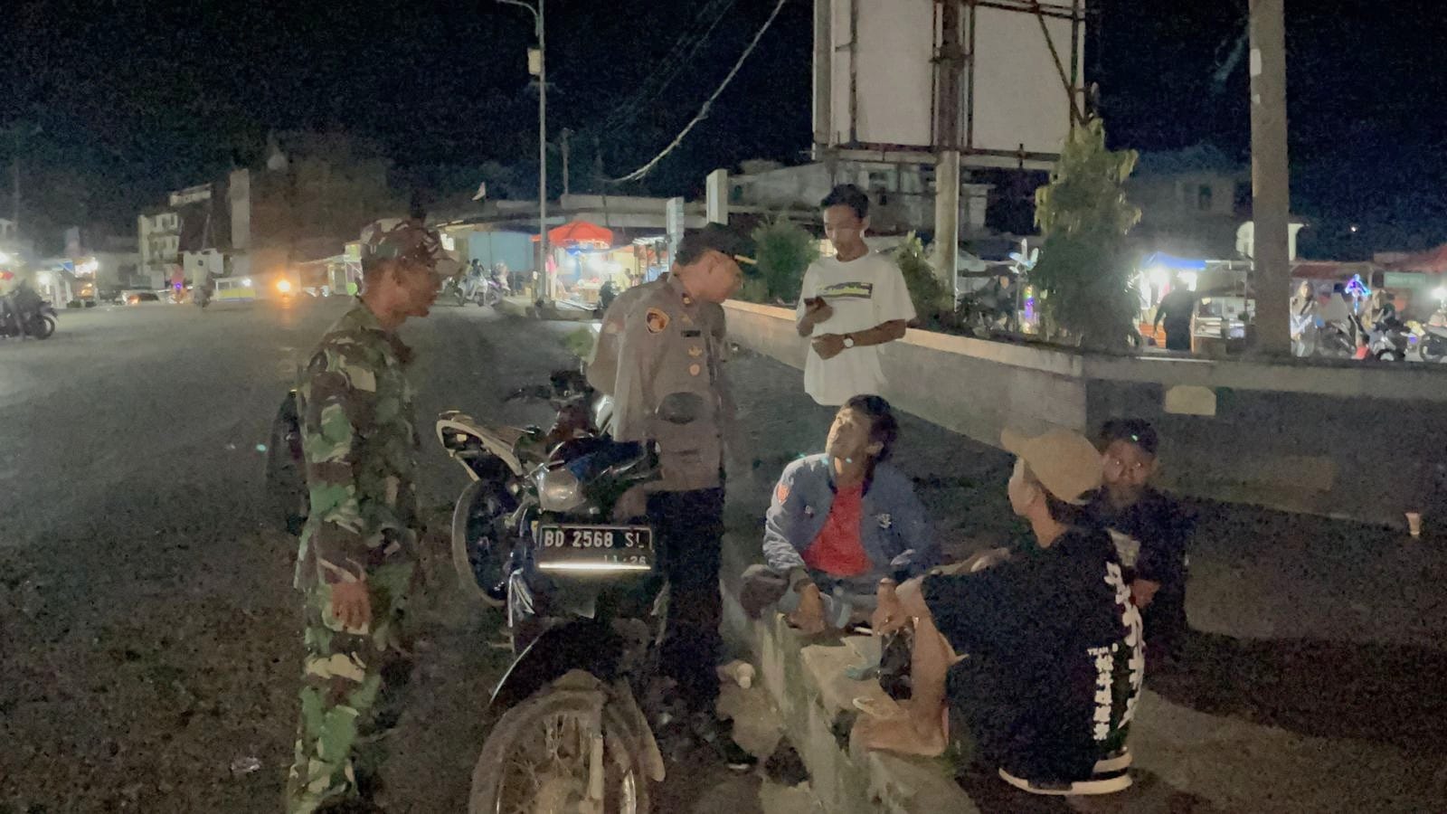 Patroli Gabungan TNI-Polri di Terminal KTM Ketahun, Pemuda Mabuk dan Pengguna Knalpot Brong Ditegur Petugas