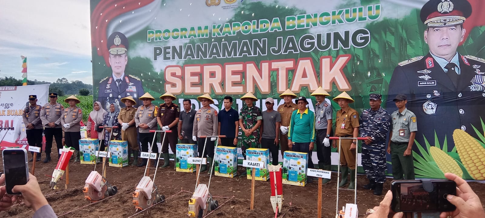 Kapolda Bengkulu Tanam Jagung di Desa Tanjung Agung, Kades : Terimakasih Pak Kapolda