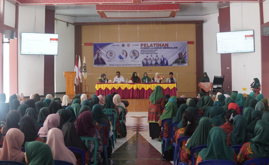 Buka Bimtek Deep Learning, Ny. Metha Arie Minta Guru Paud Semangat Membentuk Karakter Anak