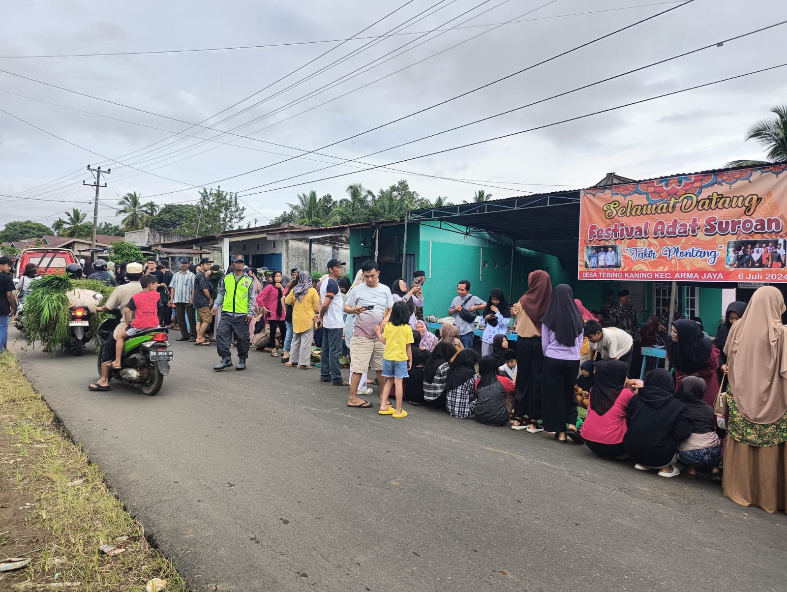 Rayakan 1 Muharram, Ini Makna Takir Plontang Bagi Masyarakat Tebing Kaning