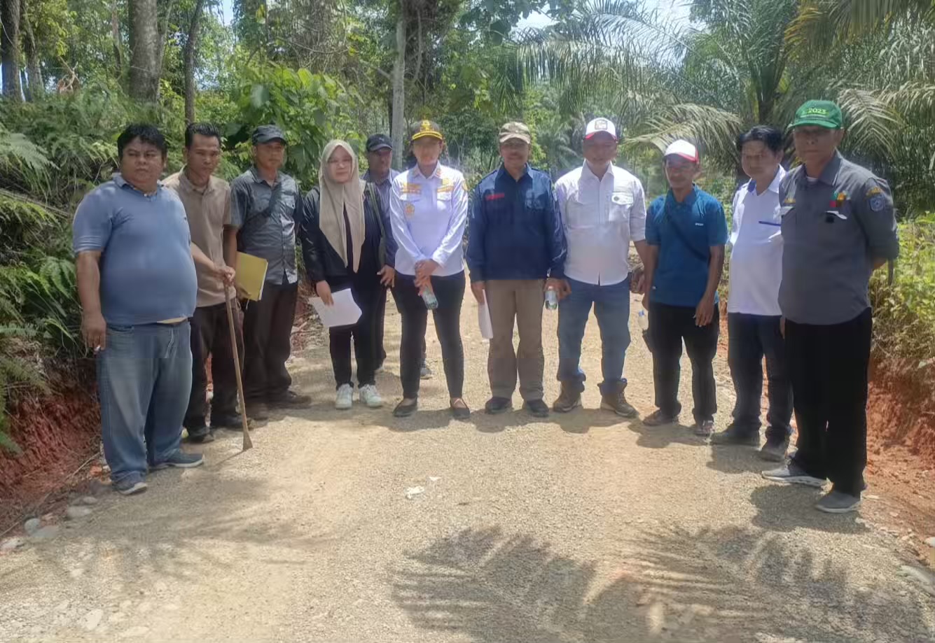 Sentuh Pembangunan di Air Simpang, Warga Sebut Bupati Bengkulu Utara Komitmen Kurangi Beban Rakyat