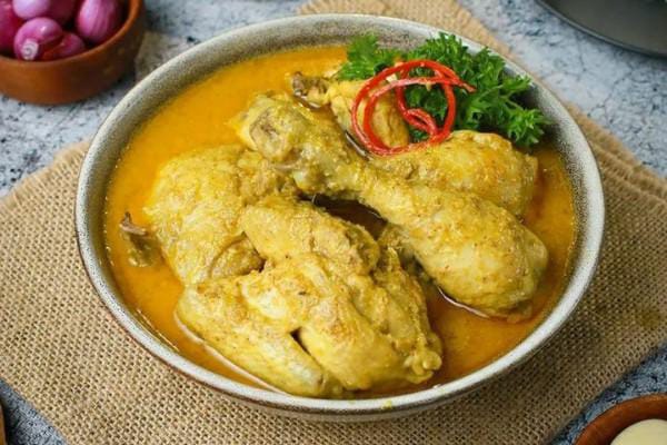 Kerap Jadi Pendamping Lontong Saat Lebaran, Ini Resep Opor Ayam Klasik