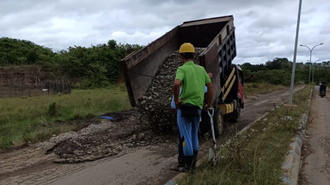 PT BAS Sebar Koral di Ruas Jalan KTM Lagita Ketahun