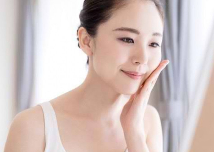 Jangan Sampai Salah, Ini Urutan Skincare yang Benar Agar Wajah Glowing Maksimal