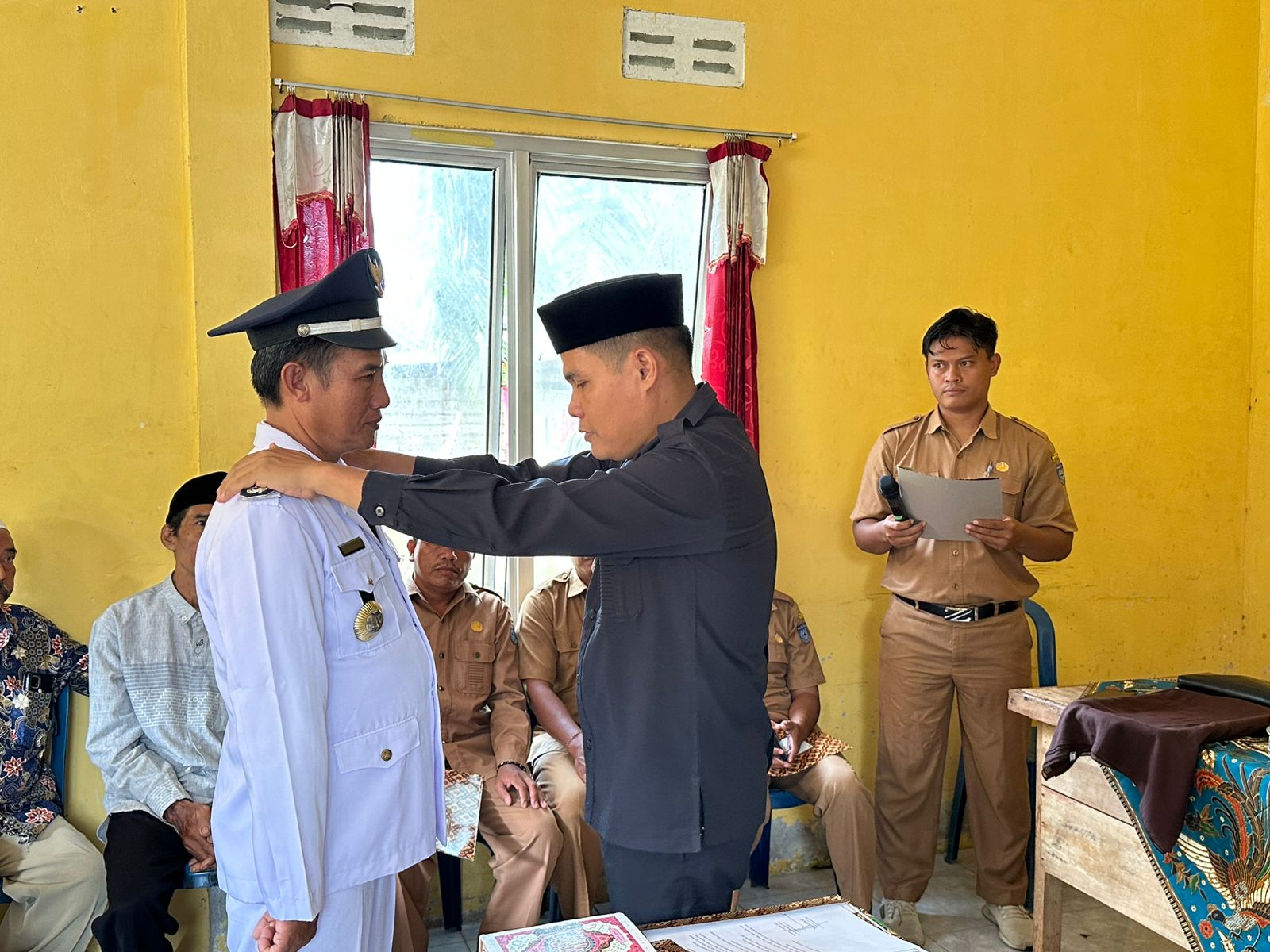 Hadiri Sertijab Pj Kades Serangai, Ini Harapan Camat Alamsyah untuk Pejabat Baru