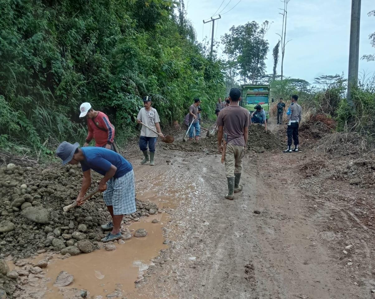 Penanganan Jalan Provinsi oleh Warga di Tanjung Alai Hanya Bersifat Darurat, Selanjutnya Ini Kata Camat