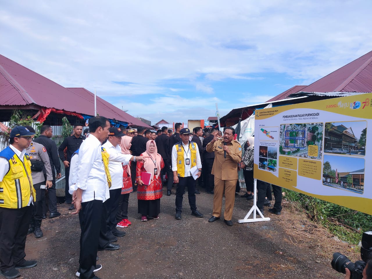 Tiba di Bengkulu Utara, Presiden Jokowi Langsung Pantau Kondisi Pasar Purwodadi Arga Makmur