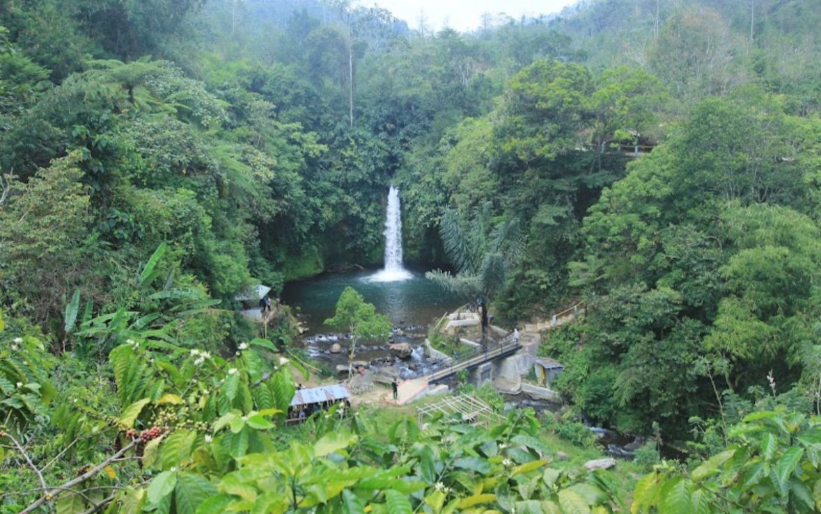 Aksesnya Mudah dan Ramah Dikantong, Ayo Berwisata ke Air Terjun Ini