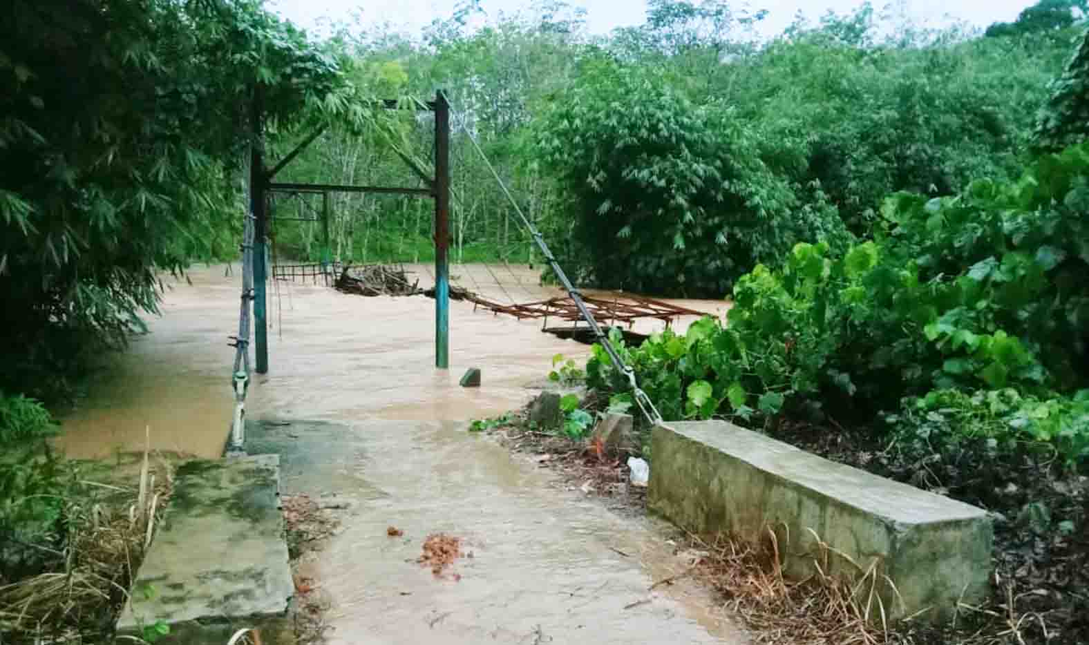 Jembatan Gantung Desa Gembung Putus, Warga Dusun 3 Terisolir