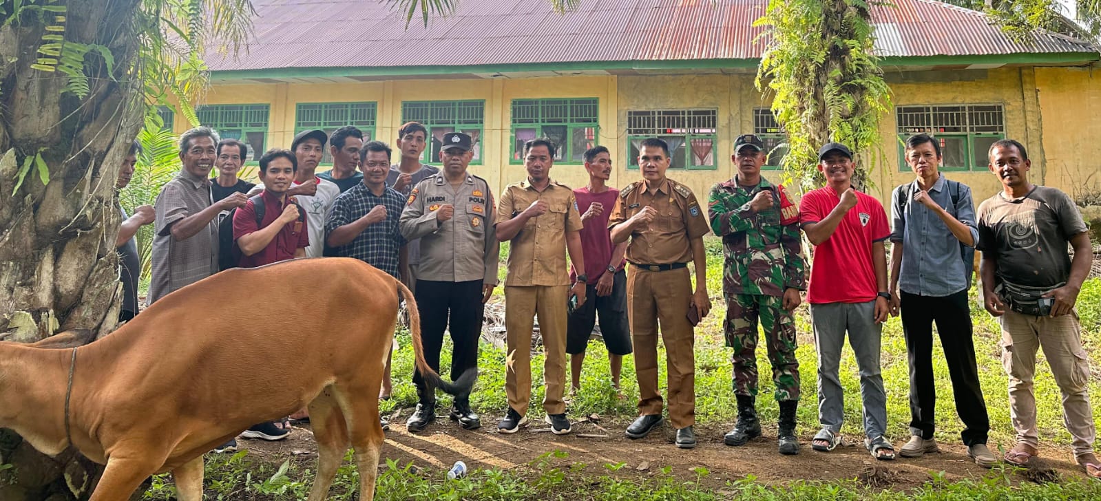 Jamin Ketahanan Pangan Warga, Pemdes Taba Kulintang Salurkan Bantuan Ternak Sapi