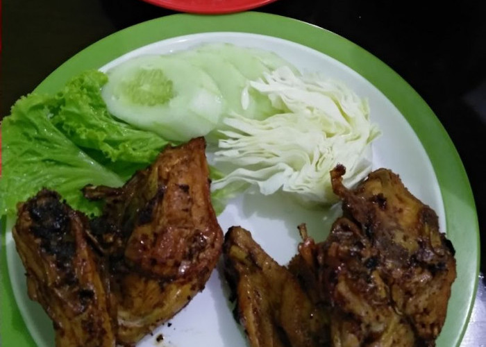 Perpaduan Ayam Bakar Gurih dan Segarnya Sambal Matah Bisa Jadi Menu Makan yang Nikmat