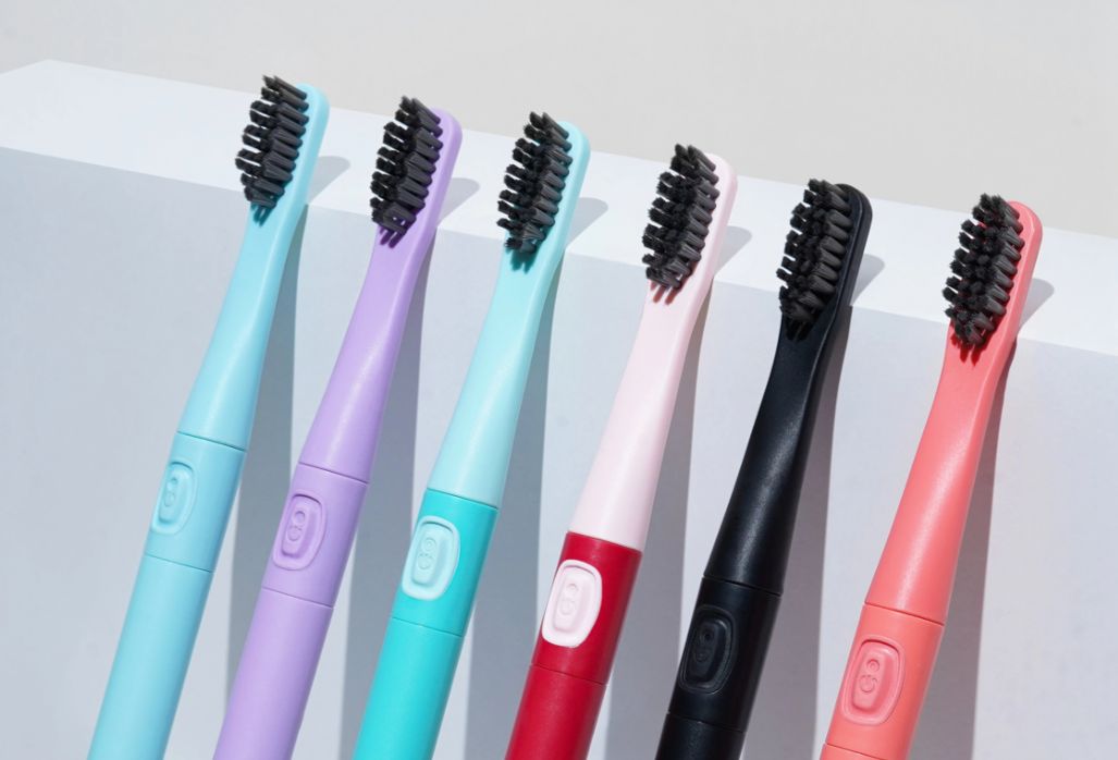 Pilih Sikat Gigi Elektrik atau Manual, Mana yang Lebih Bagus?