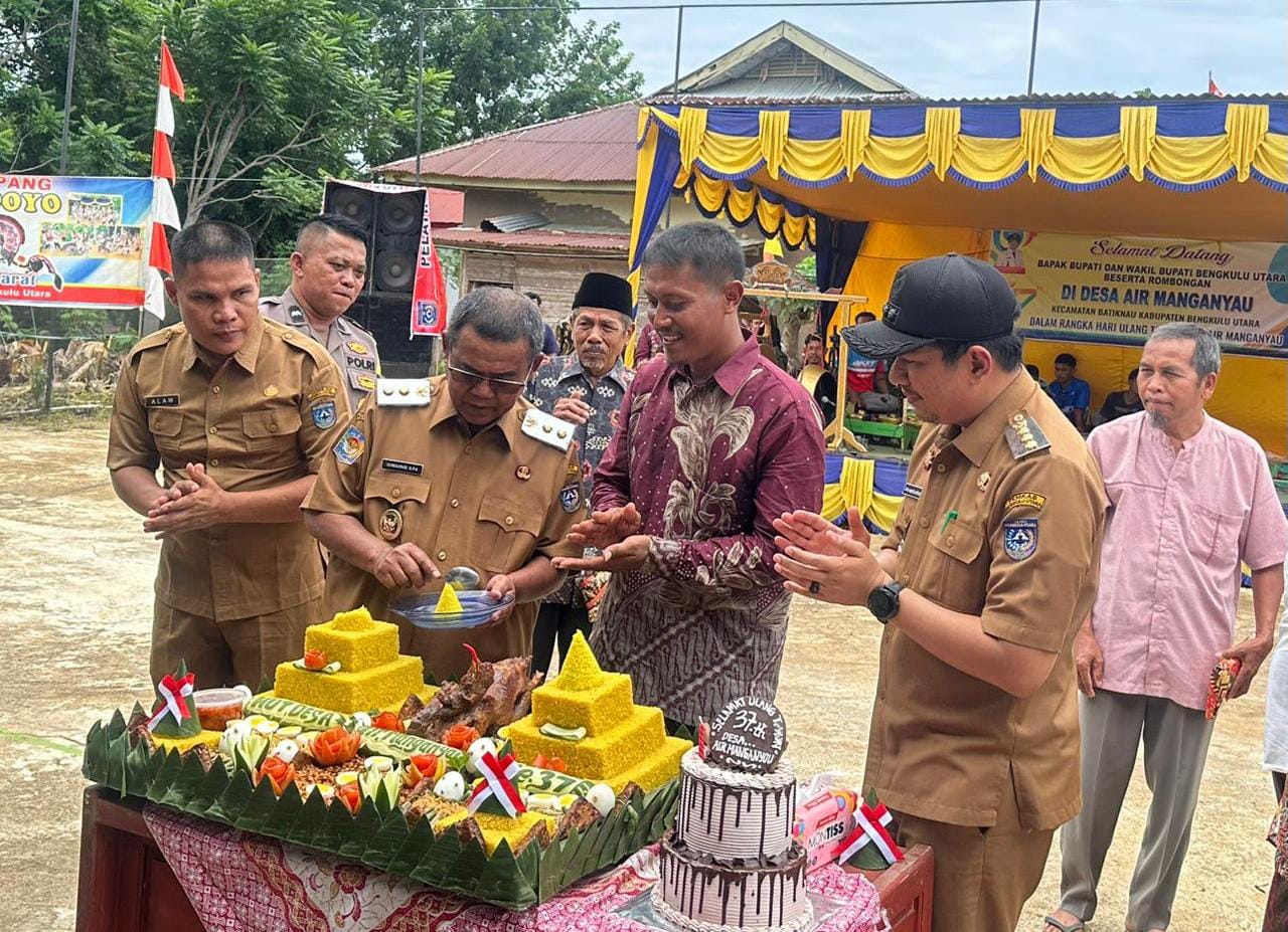 Bupati dan Wakil Bupati Bengkulu Utara Hadir Bersama di HUT Desa Air Manganyau Ke-37