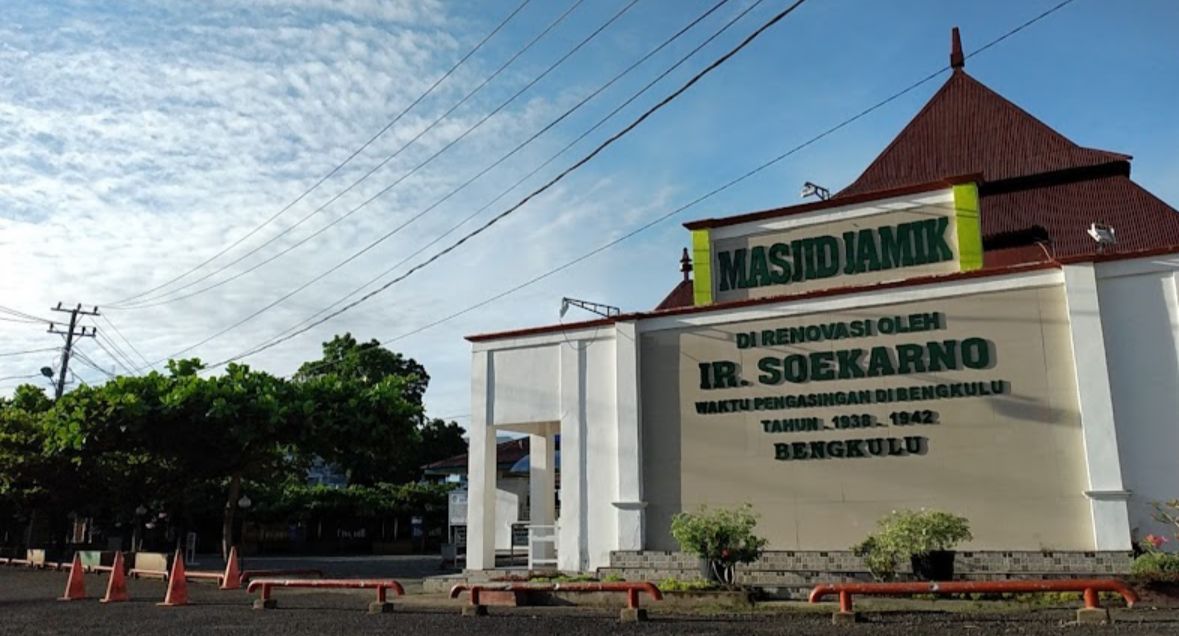 Begini Sejarah Masjid Jamik, Salah Satu Karya Arsitektur Bung Karno Saat Diasingkan di Bengkulu