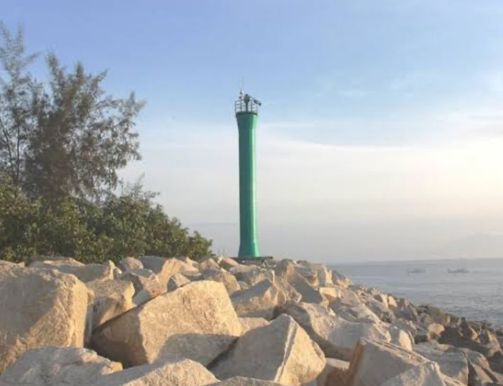 Menikmati Keindahan Laut Lepas di Lentera Hijau Pulau Baai Kota Bengkulu