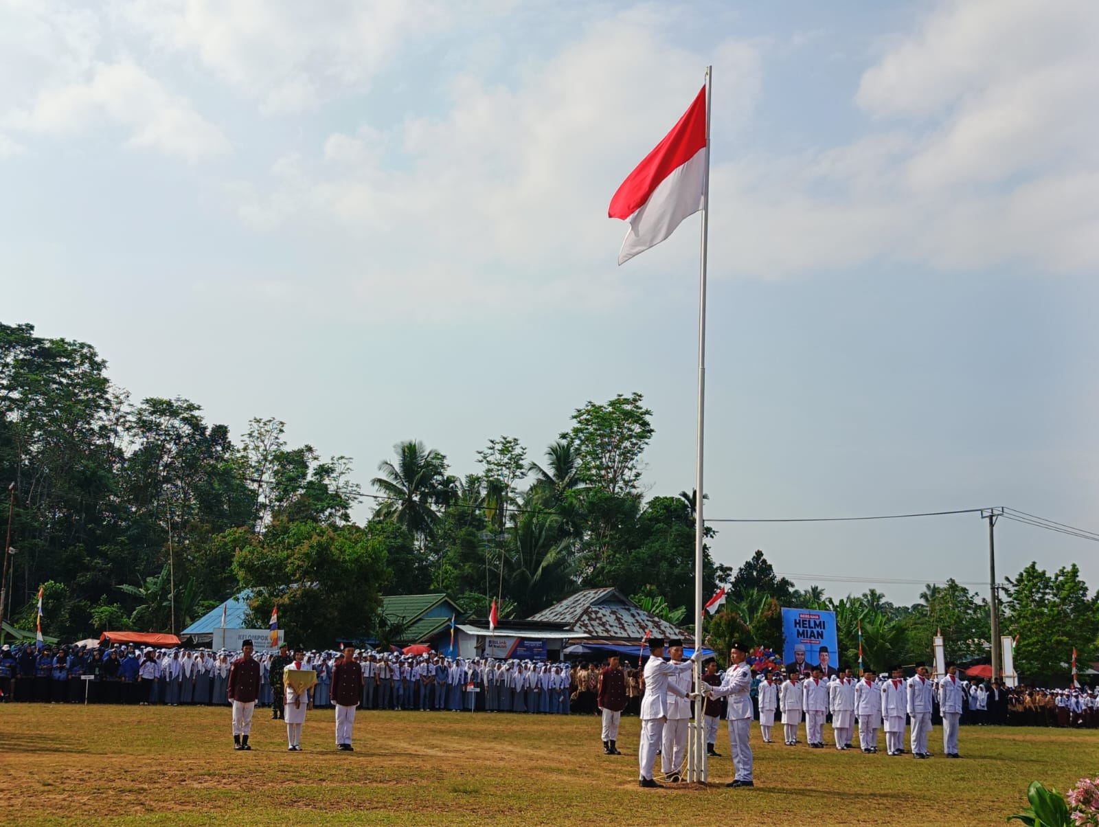 Berkibar Gagah, Upacara Pengibaran Bendera Merah Putih HUT RI ke 79 di Kecamatan Padang Jaya Sukses