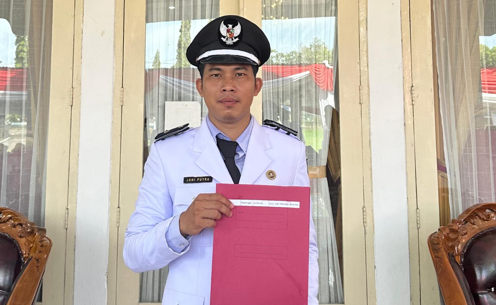 Kepala Desa Talang Pungguk Terima SK Pengukuhan Perpanjangan Masa Jabatan dari Bupati Mian