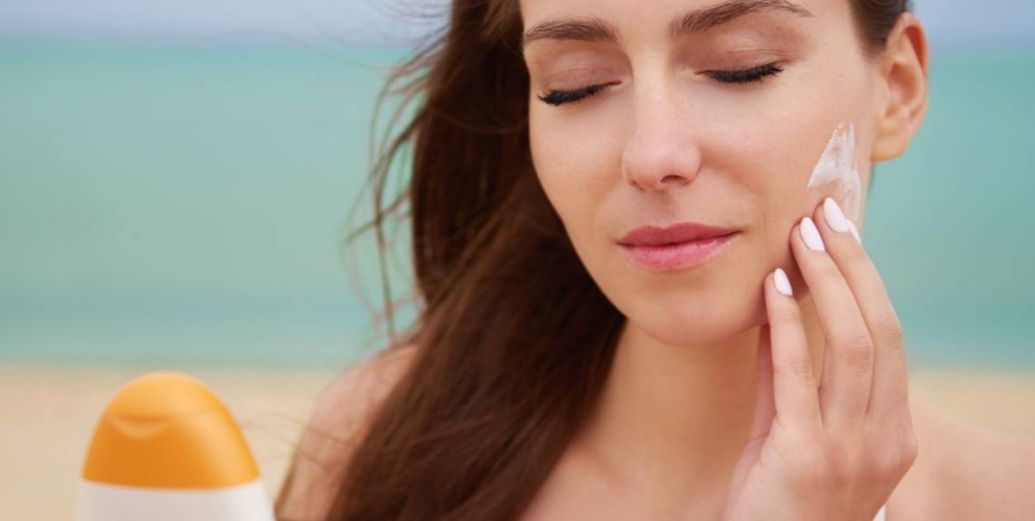 Pentingnya Sunscreen untuk Usia 40 Tahun Keatas, Rahasia Awet Muda!