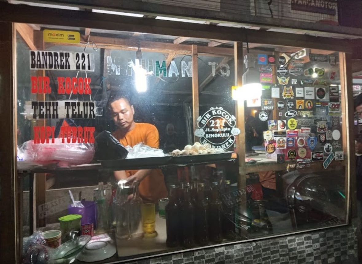 Manfaat Bir Kocok, Minuman Berkhasiat yang Melegenda di Bengkulu