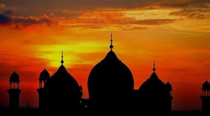 Coba Doa Ini Menjelang Maghrib Nanti, Insyaallah Semua Kesulitan Akan Cepat Teratasi!