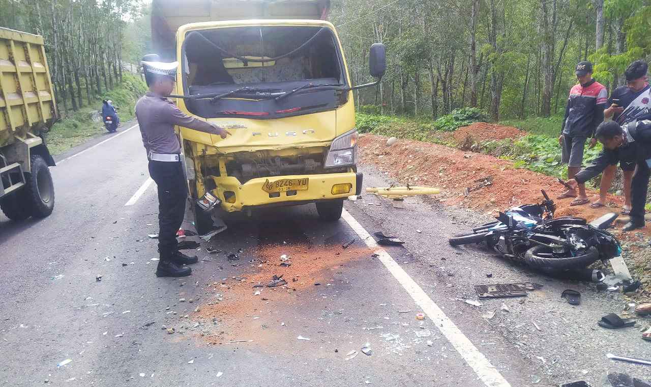 Adu Kambing dengan Truk Angkutan Batu Bara, Pengendara MX Meninggal Dunia