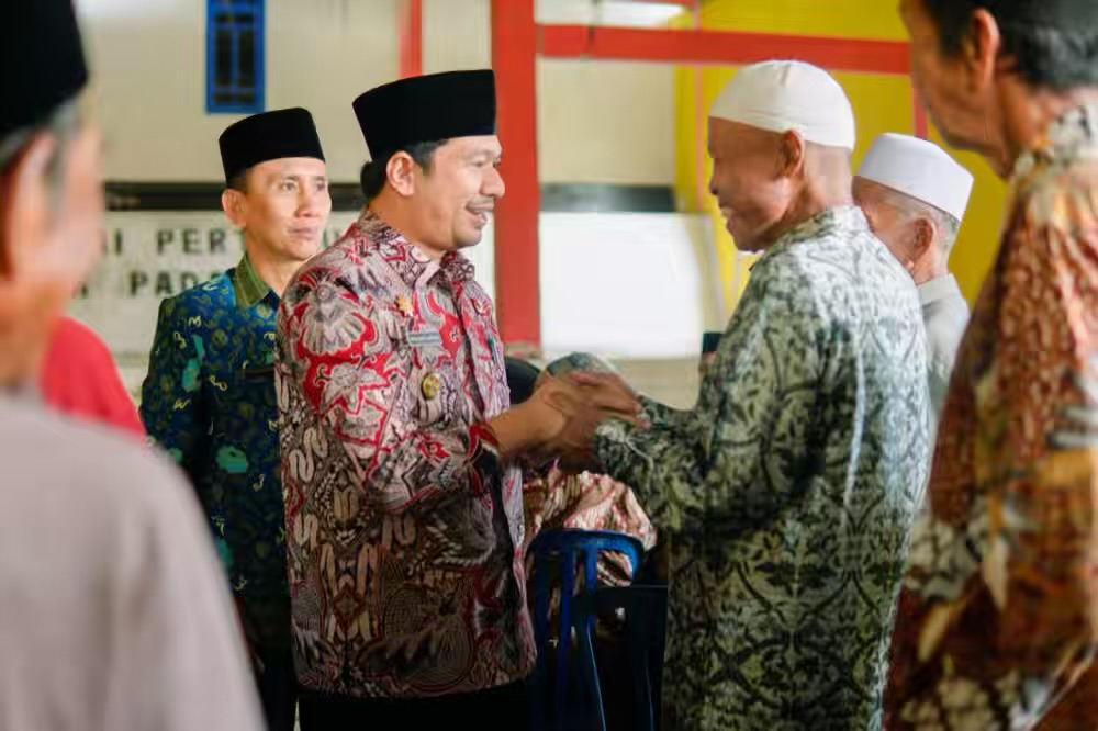 Bupati Bengkulu Utara Salurkan Bantuan Untuk Imam dan Pemuka Agama, Wujud Perhatian di Tengah Masyarakat