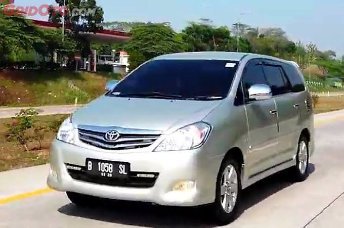 Ternyata Ini Alasan Mobil Inova Generasi ke Dua Selalu Jadi Incaran 