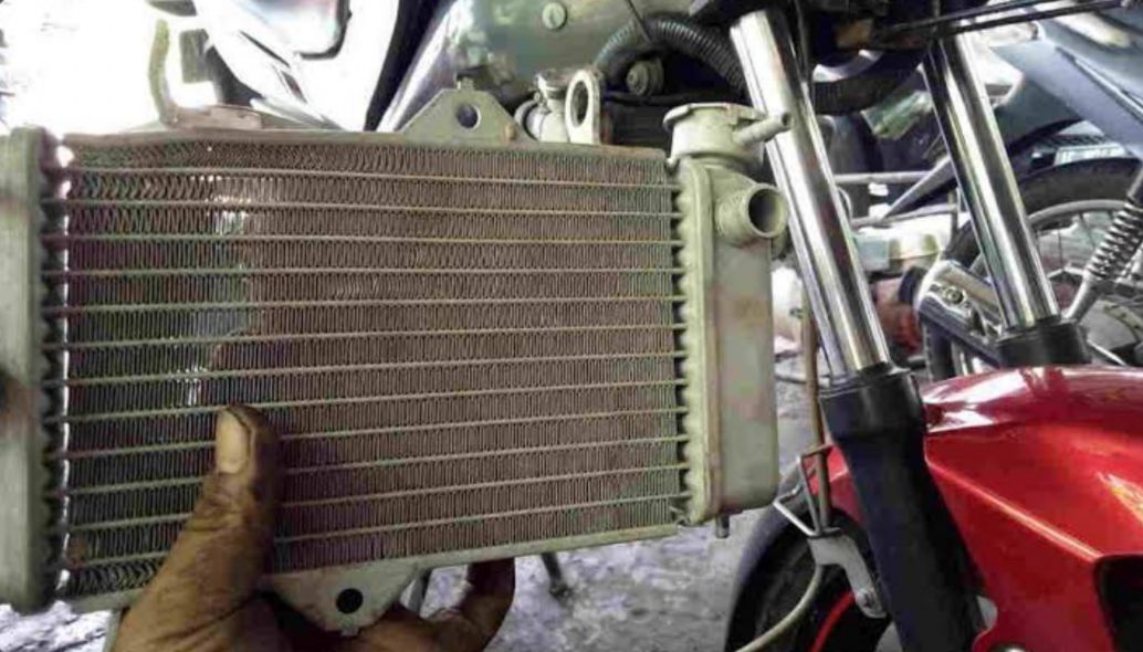 Selain Bocor, Ini 7 Penyebab Air Radiator Motor Cepat Habis