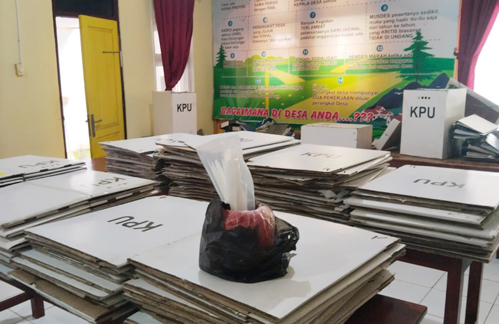 Bilik dan Kotak Suara Pilkades Siap, Surat Suara Tunggu Calon Tetap