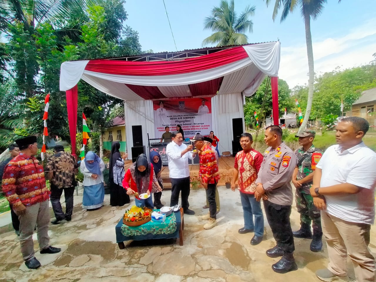 Kapolsek Ketahun Apresiasi Pembangunan di Desa Air Simpang, Iptu Khalid: Berkat Kolaborasi!