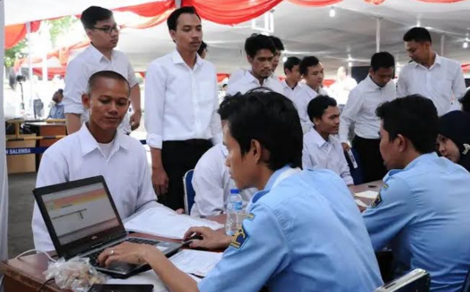 Tanpa Sertifikat TOEFL, Ini Deretan Kementerian Sepi Peminat CPNS 2024, Gaji Hingga Rp9 Juta per Bulan