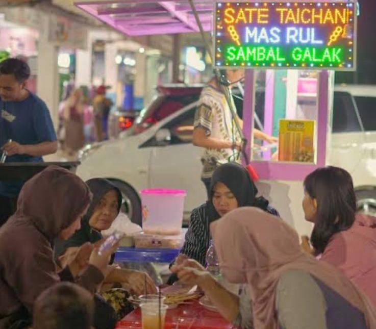 Menikmati Suasana Malam ala Malioboro di Jalan Soeprapto Bengkulu, Banyak Street Food Menggugah Selera!