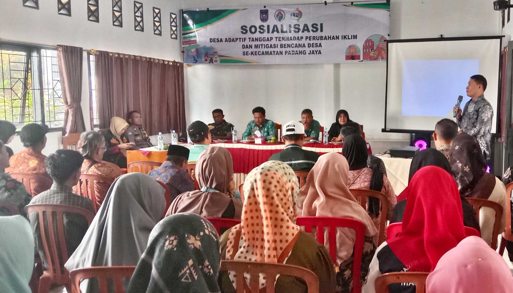 Undang DLH dan BPBD , Sosialisasi Sebagai Salah Satu Langkah Mitigasi Dampak Perubahan Iklim di Desa