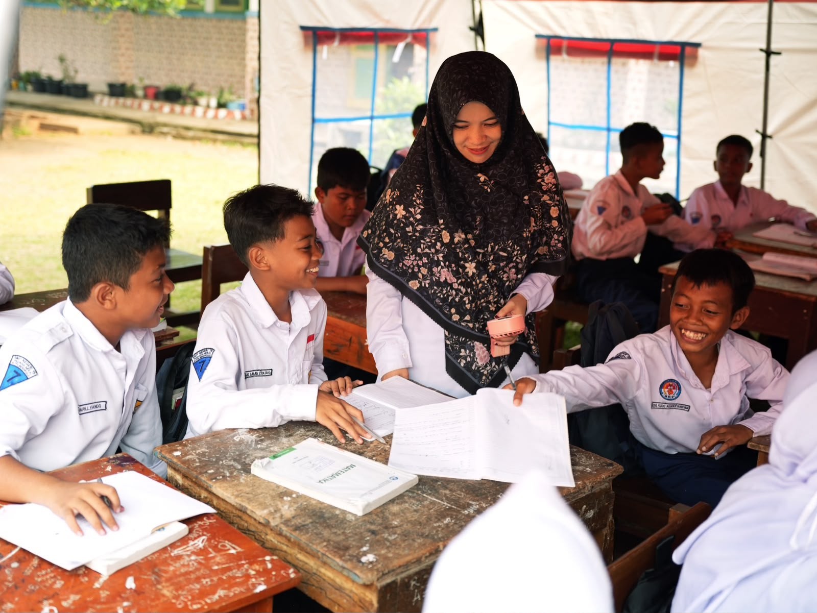 Ruang Kelas Darurat Pertamina untuk SMPN 19 Bengkulu Pasca Kebakaran