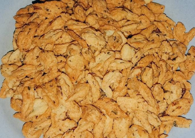 Resep Kue Bawang Rumahan yang Cocok Dimakan Saat Hujan Turun