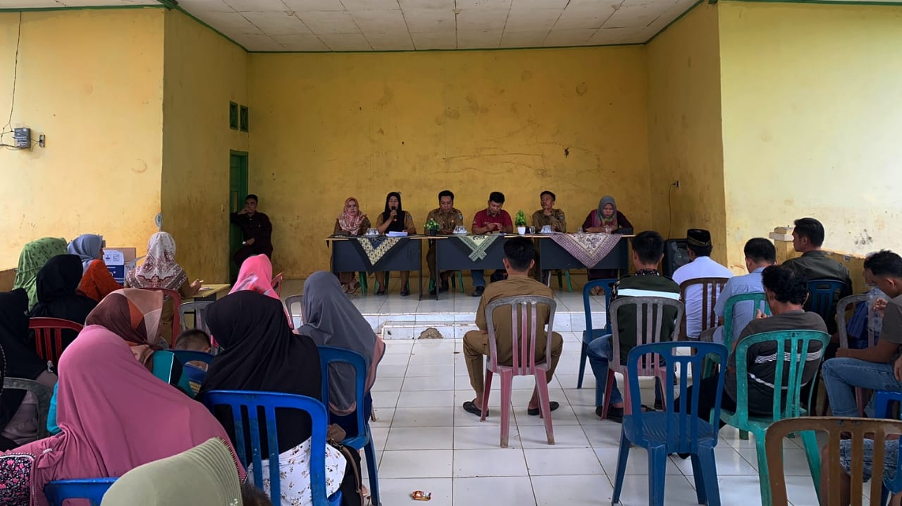 Pastikan Bansos Tepat Sasaran, Pemdes Seberang Tunggal Gelar Musdes Verifikasi