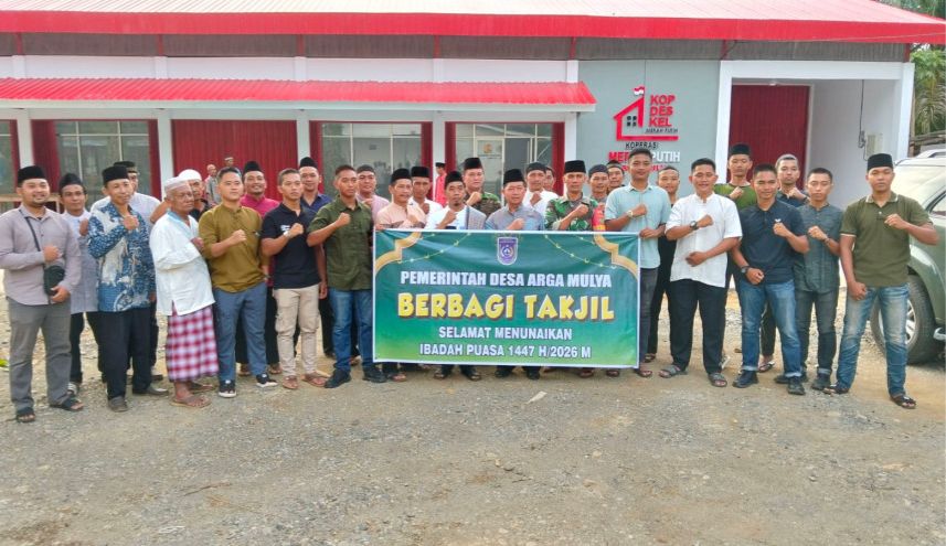 Ramadhan Penuh Berkah, Pemdes Arga Mulya Gelar Aksi Berbagi Takjil dan Buka Bersama Warga