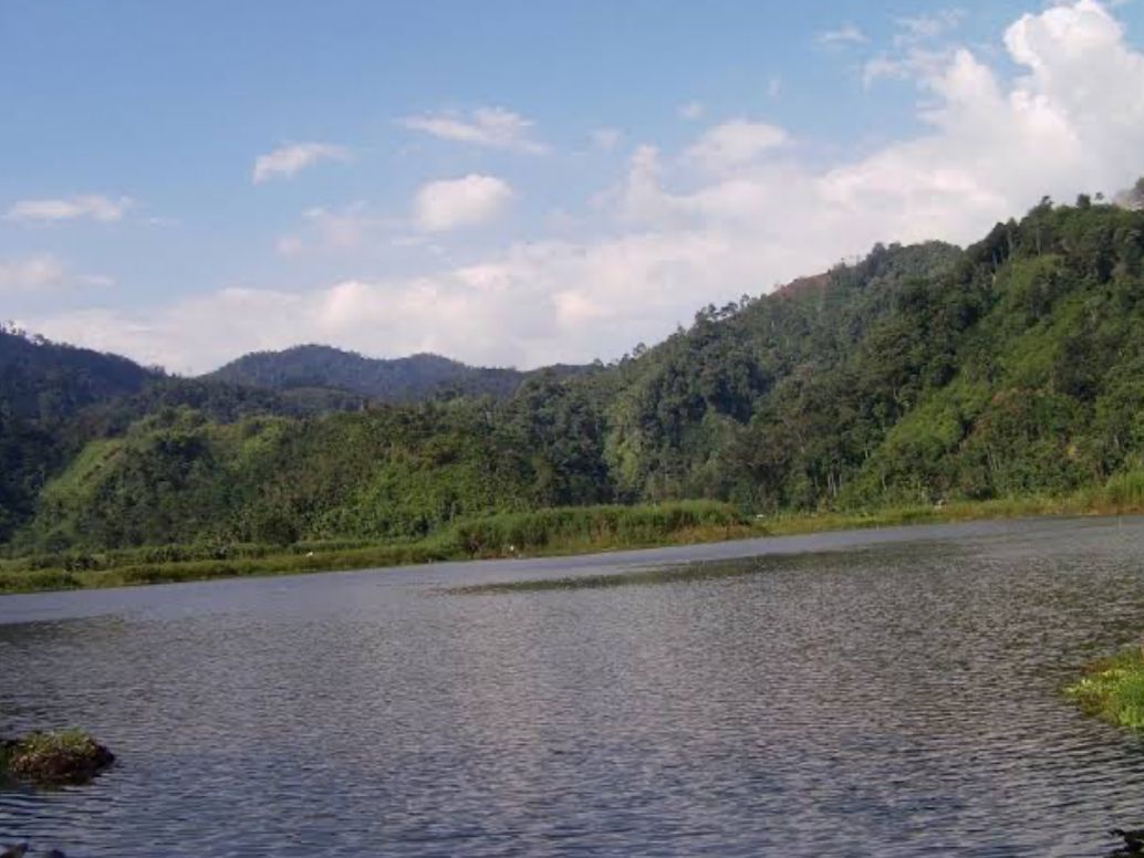 Danau Tes, Danau Terbesar di Bengkulu yang Jadi Spot Favorit Untuk Bersantai di Lebong
