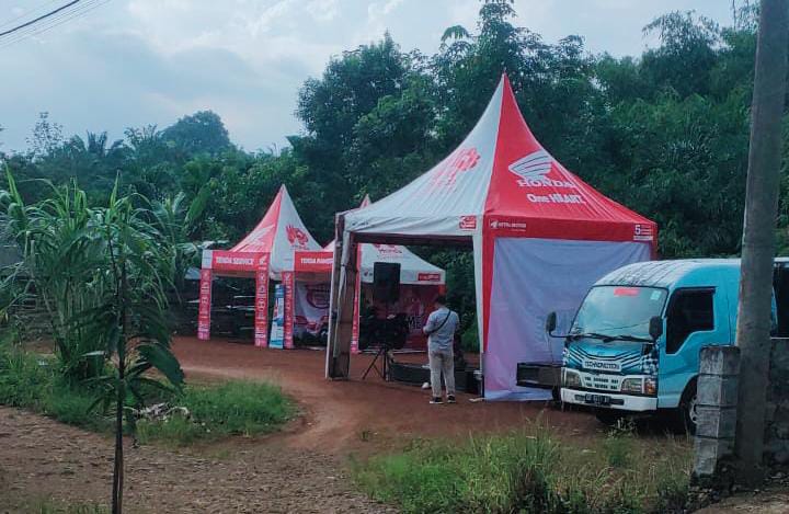 Roadshow 2024, Honda Arga Makmur Manjakan Warga Karang Anyar 1 dengan Service dan Karaoke Gratis 