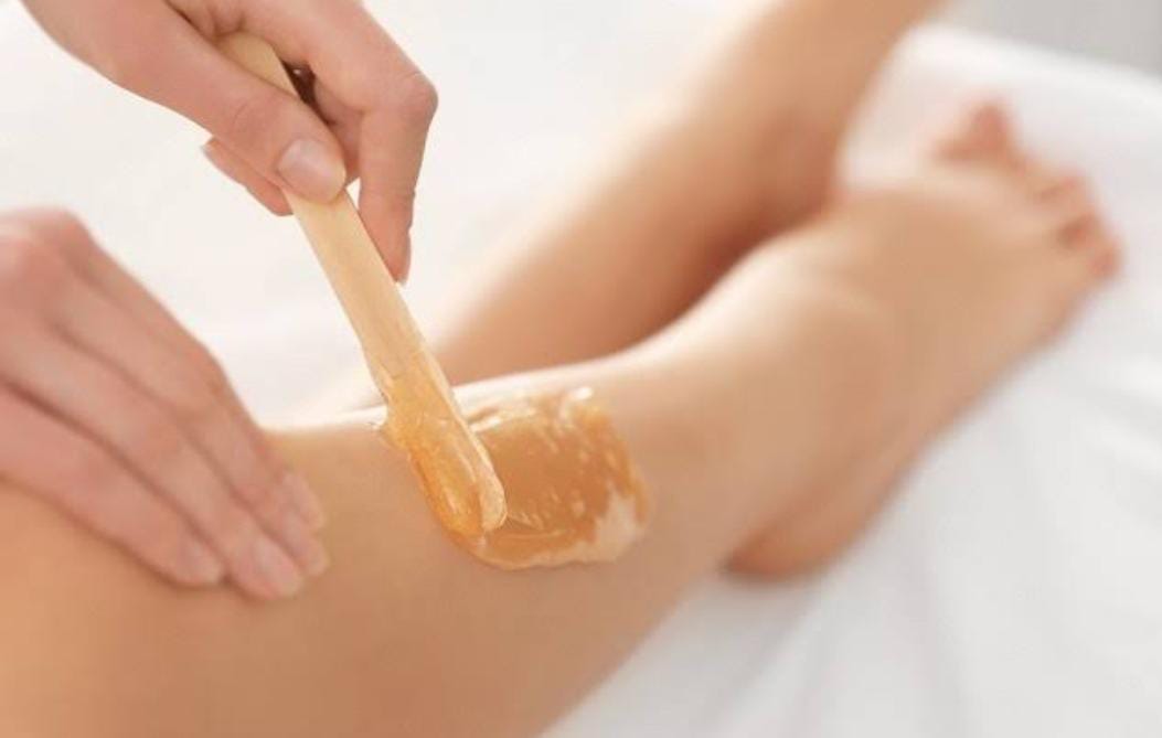 Benarkah Waxing Lebih Baik dari Mencukur untuk Menghilangkan Bulu di Badan