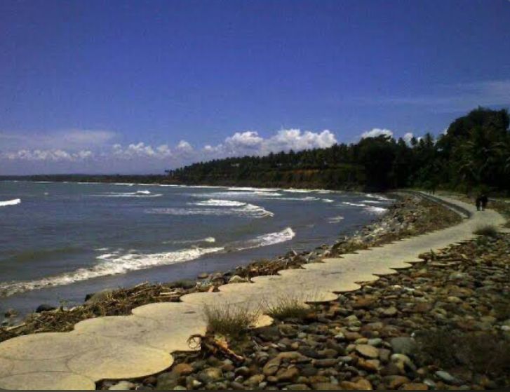 Pantai Pasar Bawah Jadi Primadona Wisatawan di Bengkulu Selatan