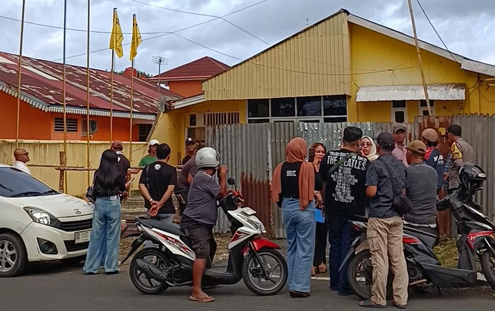 Kantor DPD Golkar Kota Bengkulu Disegel