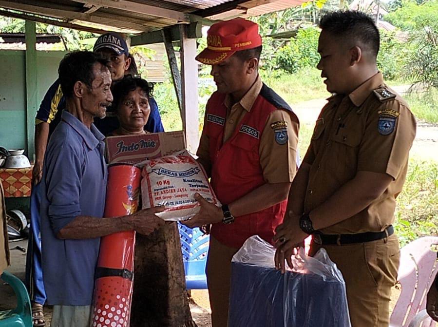 Dinsos Bengkulu Utara Salurkan Bantuan untuk Korban Banjir di Tambak Rejo 