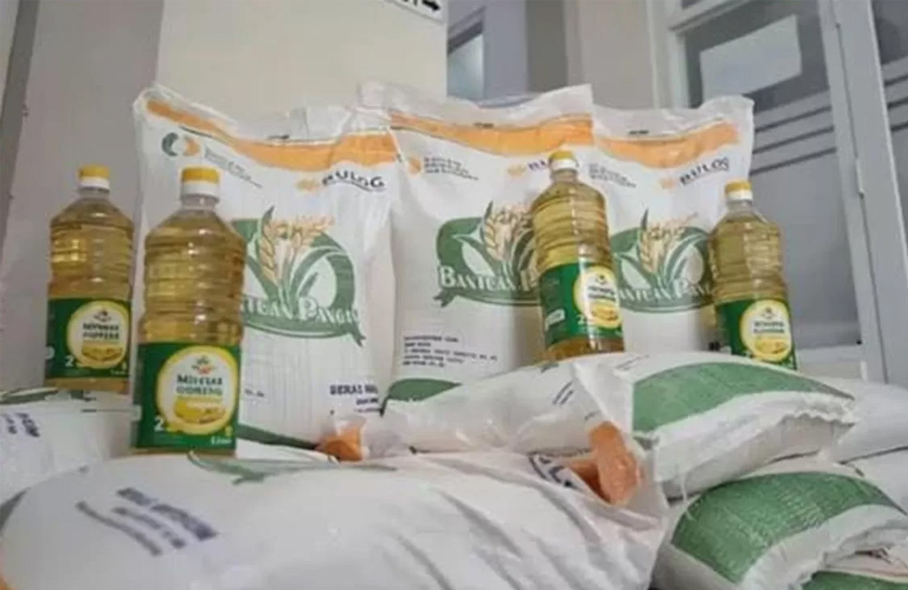 22.678 Keluarga Miskin di Mukomuko Terima Bantuan Beras dan Minyak Goreng