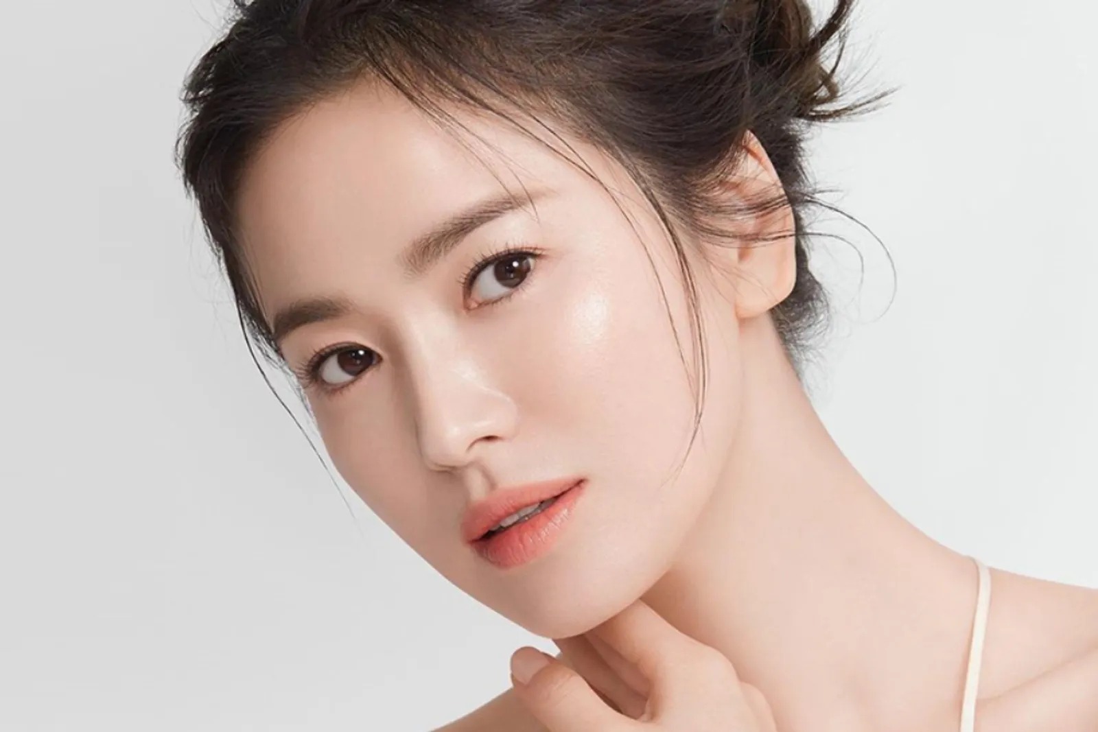 Cukup dengan 5 Produk, Kamu Bisa Dapatkan Simple Daily Korean Look