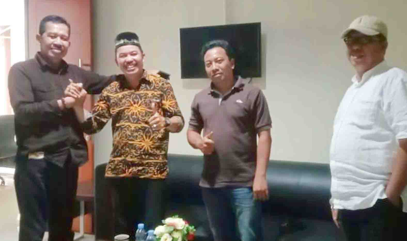 Kades Tl Berantai Serahkan Proposal Pembangunan Jalan ke Gubernur