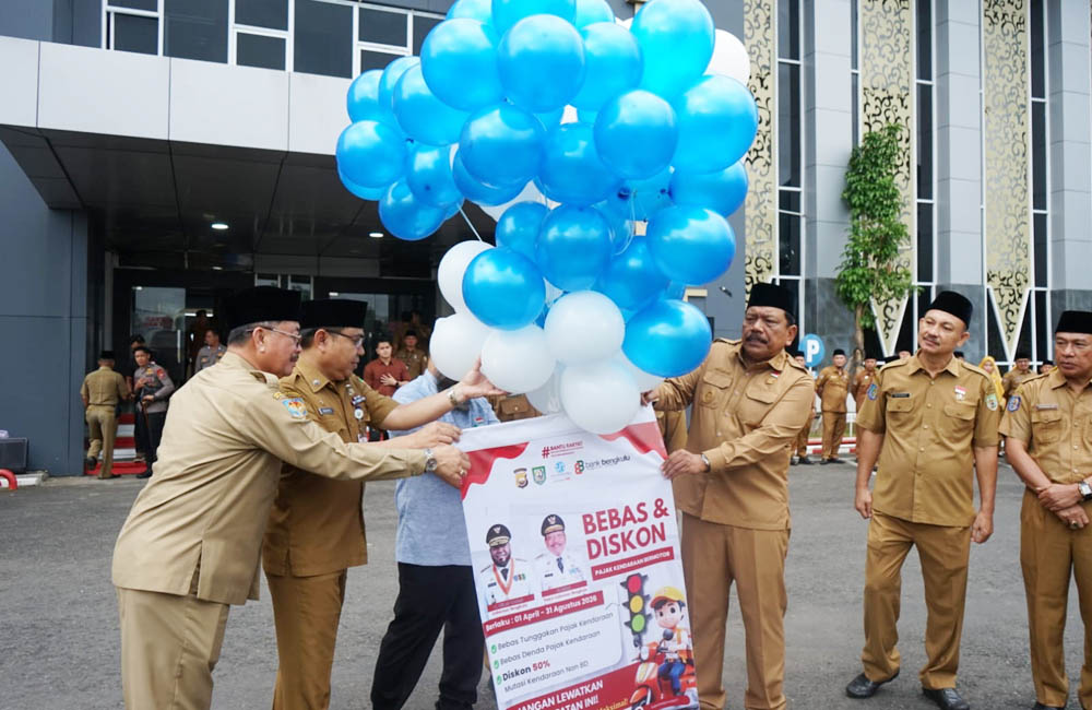 Momentum Halalbihalal, Gubernur Helmi Luncurkan Diskon 50 Persen PKB Non-BD