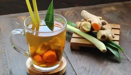 Pertahankan Imun Tubuhmu di Musim Hujan, dengan Rajin Konsumsi Minuman Berbahan Alami Ini