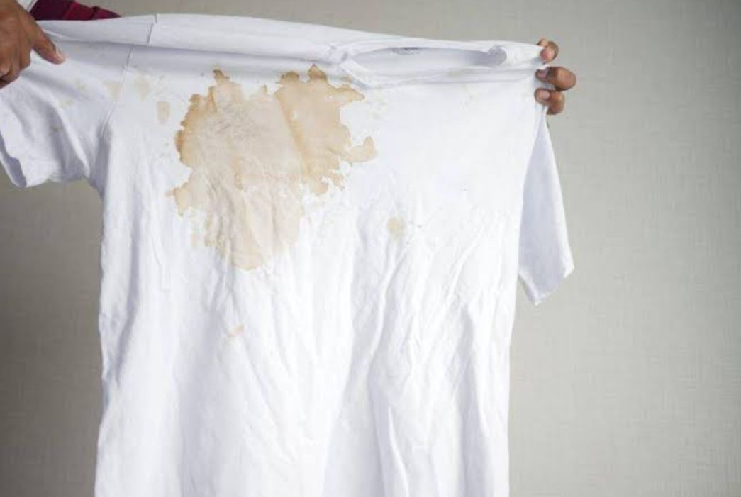 Tanpa Merusak Kain, Begini Cara Membersihkan Noda Getah Membandel di Baju