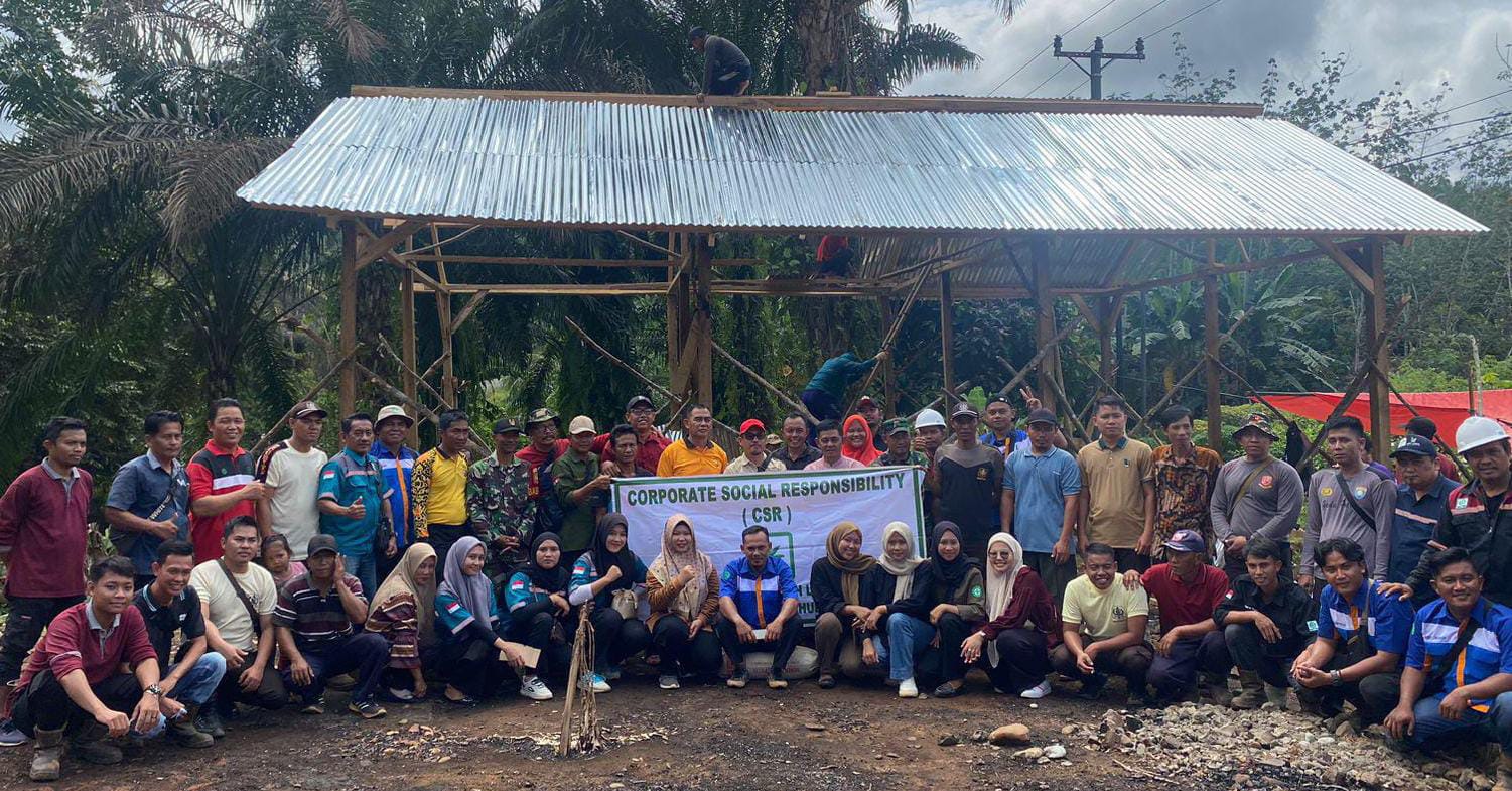 Dibantu TNI dan Polri, PT SIL Bangun Rumah Korban Kebakaran di Desa Air Sebayur